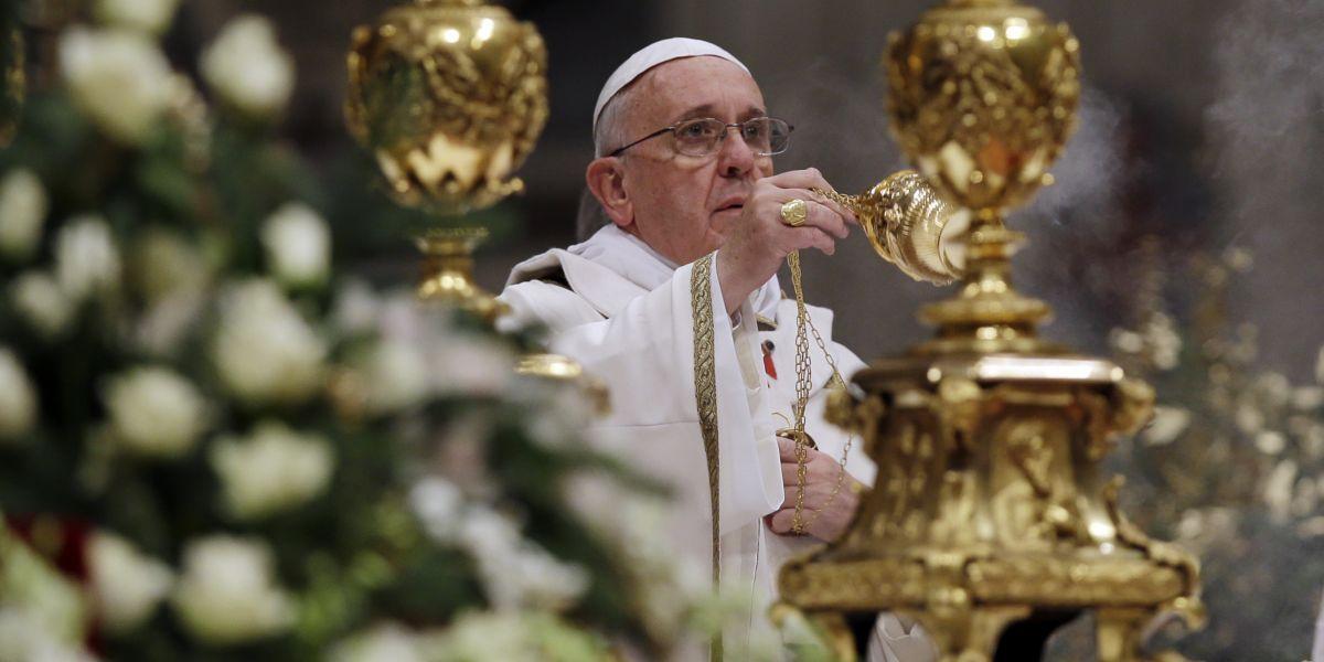  Pápež František odslúžil prvú vianočnú omšu