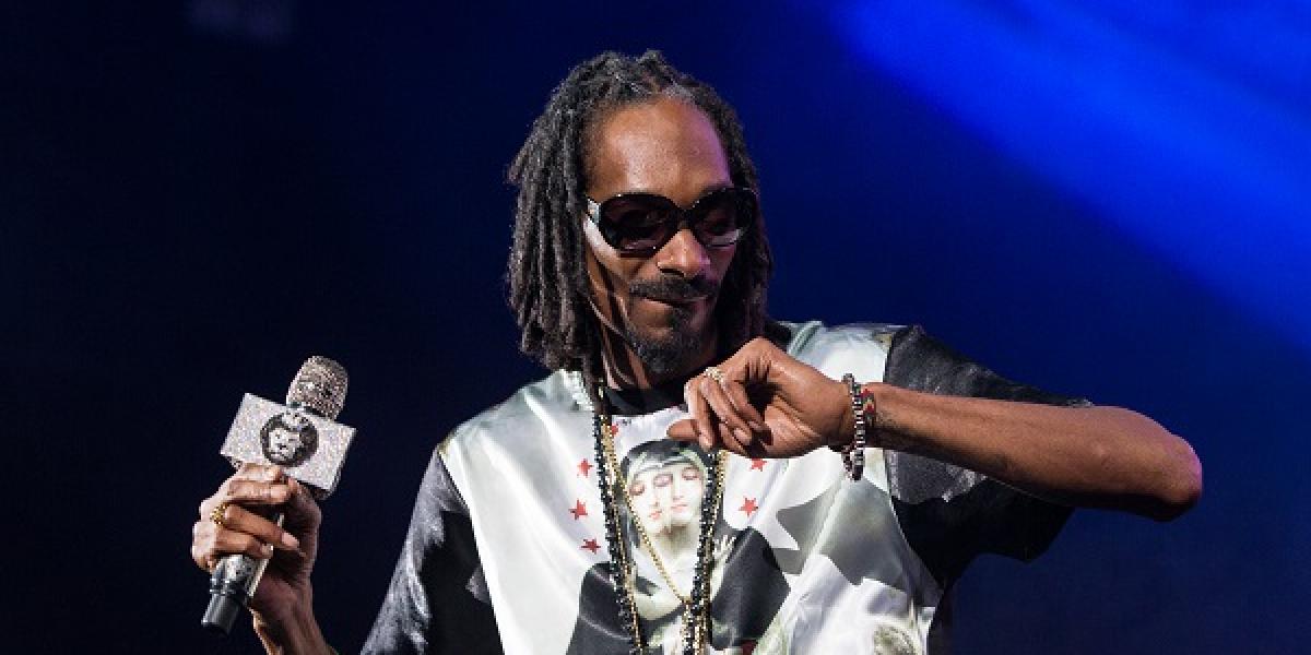 Snoop Dogg prespieval Blue Christmas od Elvisa Presleyho
