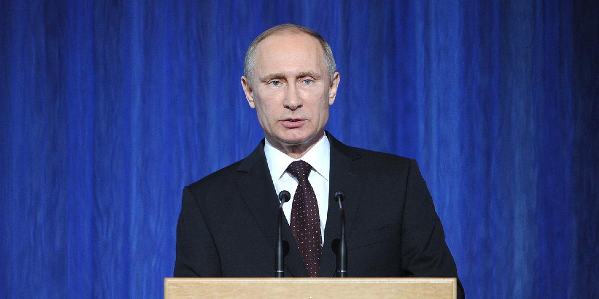 Putin jednoznačne najpopulárnejším politikom v Rusku