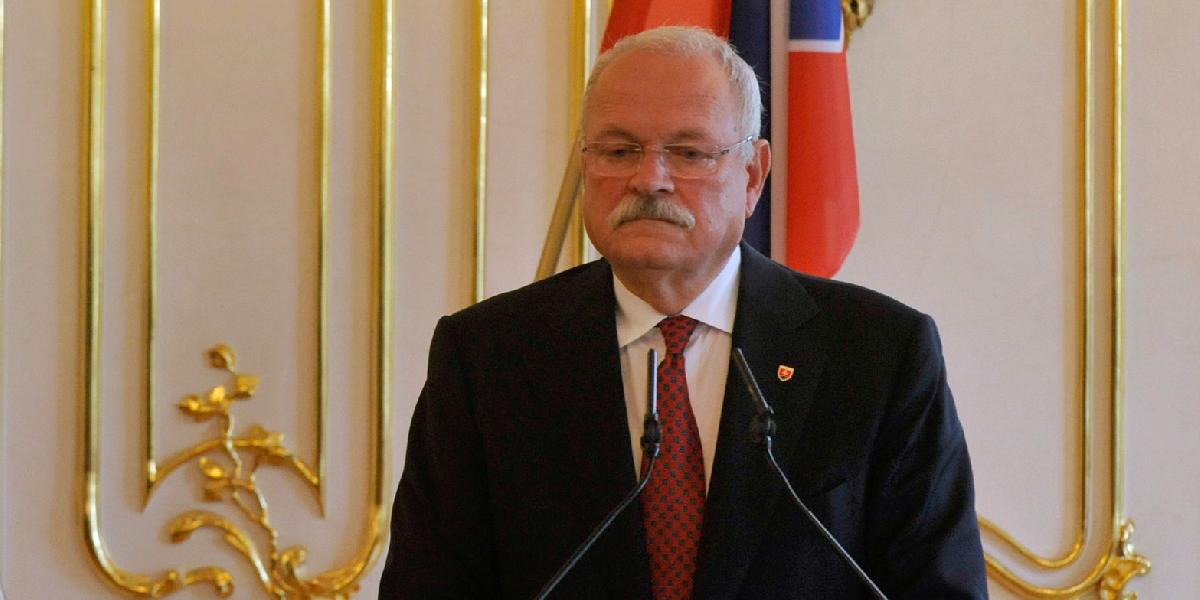 Prezident: Nikdy som nemal problémy s Dzurindom, Ficom ani Radičovou