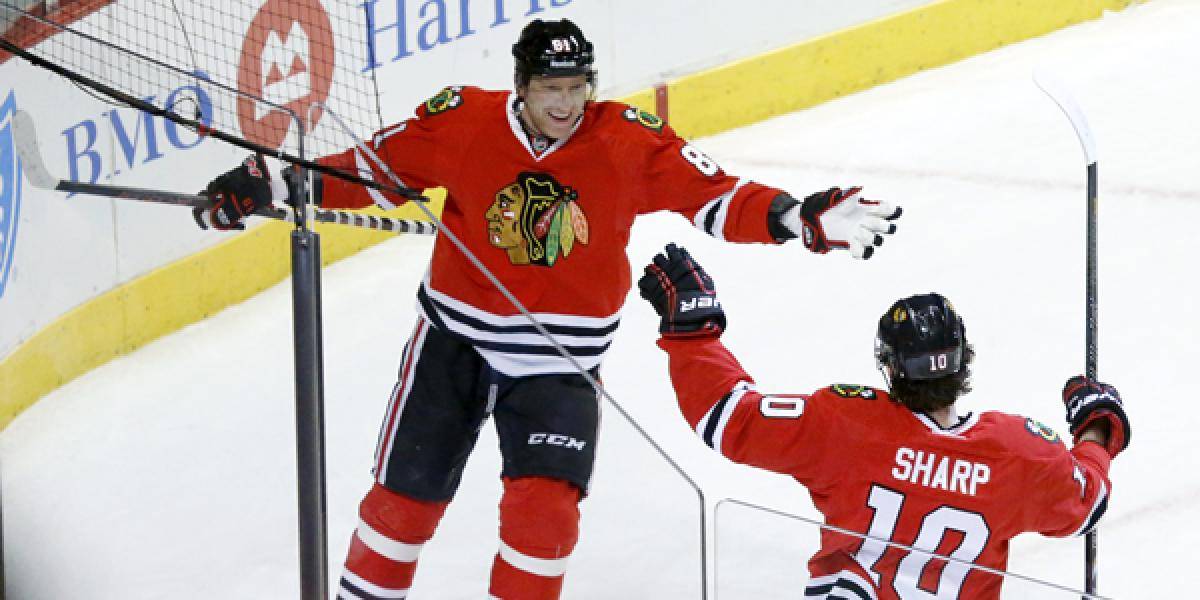 NHL: Hviezdami týždňa Patrick Sharp, Ryan Miller a James Neal