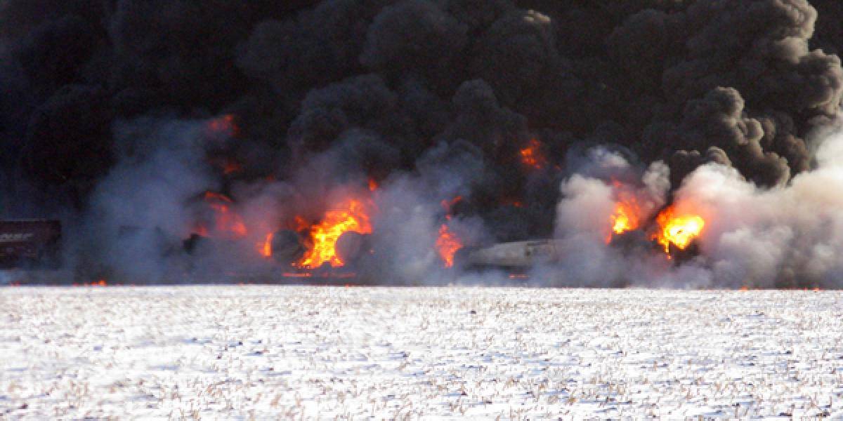  Výbuch vlaku s ropou: Obyvateľov mesta museli urýchlene evakuovať