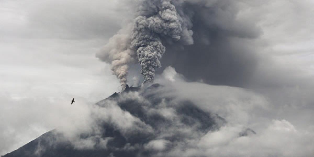 Sopka vyhnala z domovov skoro 20 000 ľudí