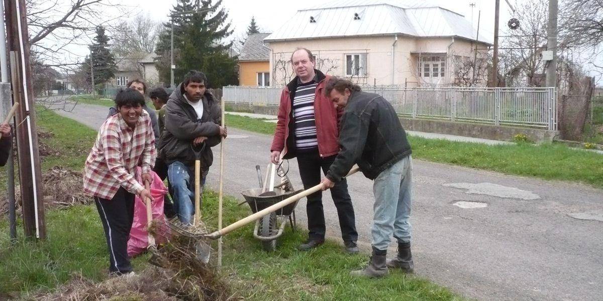 Pomoc v hmotnej núdzi príde až po odpracovaní verejnoprospešných prác