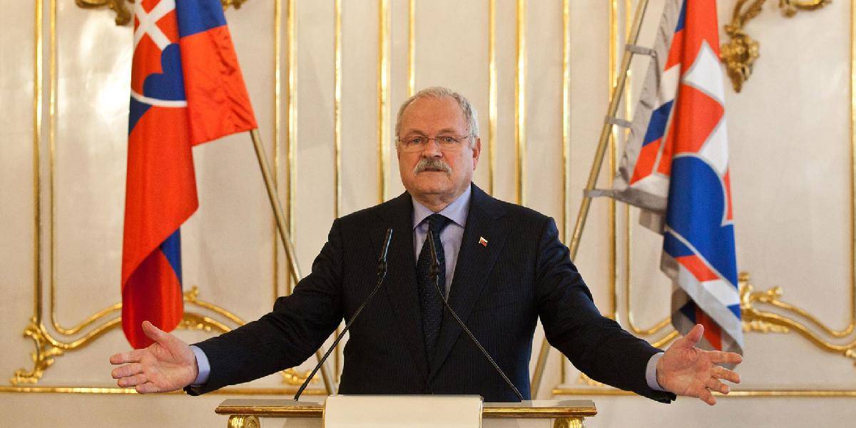 Prezident: Zákonom o hmotnej núdzi môžu niektorí prísť o peniaze nezaslúžene