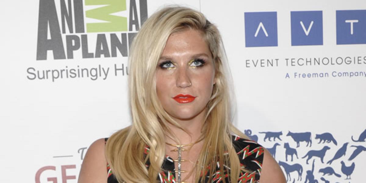 Kesha zverejnila klip k piesni Dirty Love