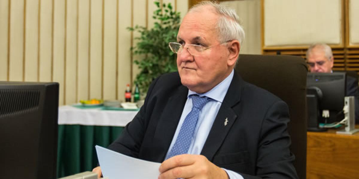 Čaplovič: Učiteľom a žiakom praje do nového roka zdravie a komfort