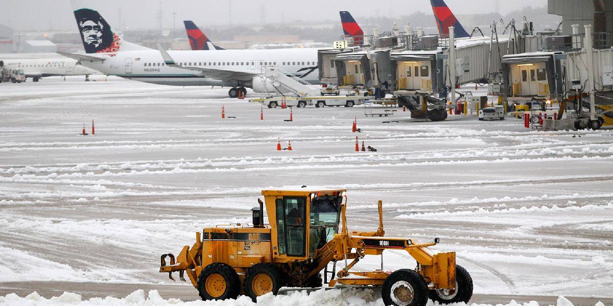 Severovýchod USA postihla víchrica, prekazila cestovanie domov po sviatkoch