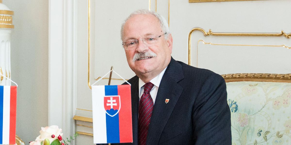 Prezident: Zástancovia ľudských práv sa postavili proti sebe do zákopov