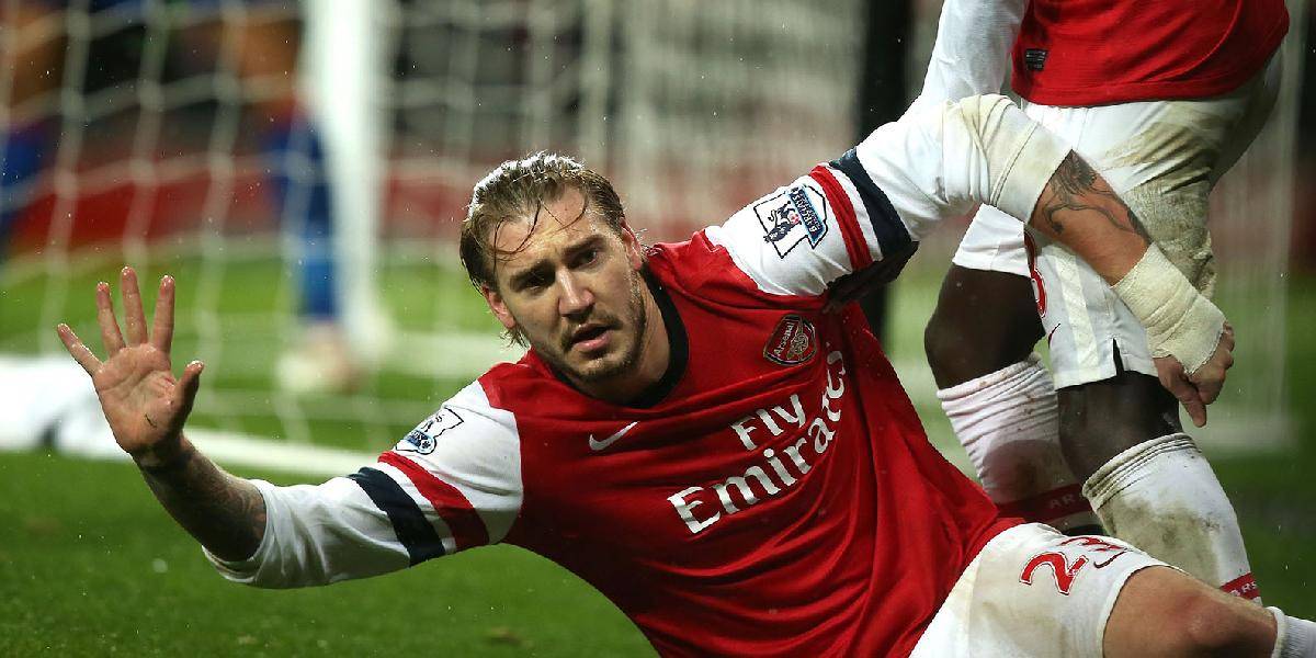 Arsenalu dochádzajú útočníci, zranil sa aj Bendtner