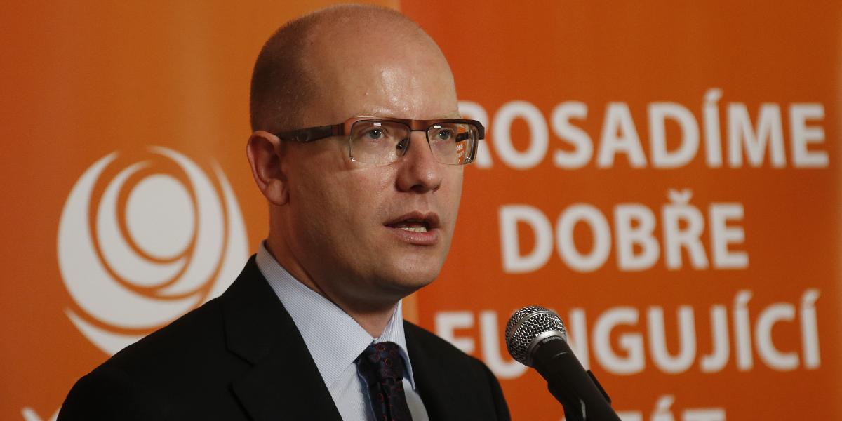 Sobotka má hotovú zostavu svojej vlády, najprv ju oznámi Zemanovi