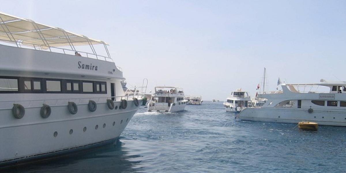 Turistov zachránili zo zaplavenej lode na Červenom mori