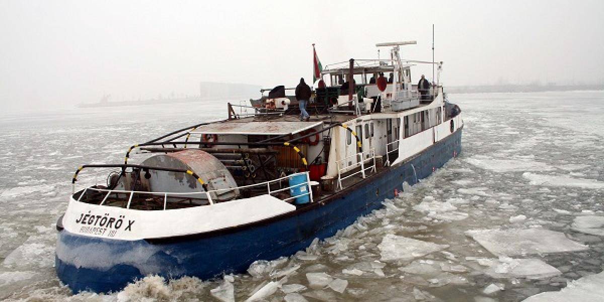 USA vysielajú do Antarktídy ťažký ľadoborec