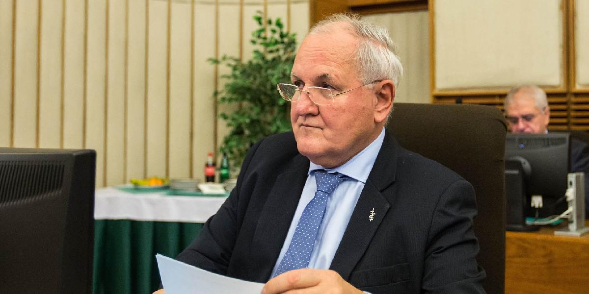 Čaplovič zvýhodnil firmu bez súťaže: Bude im aj viac platiť!