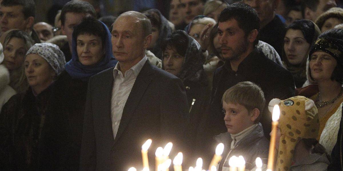 Putin oslávil pravoslávne Vianoce: Cirkev nazval strážkyňou morálky