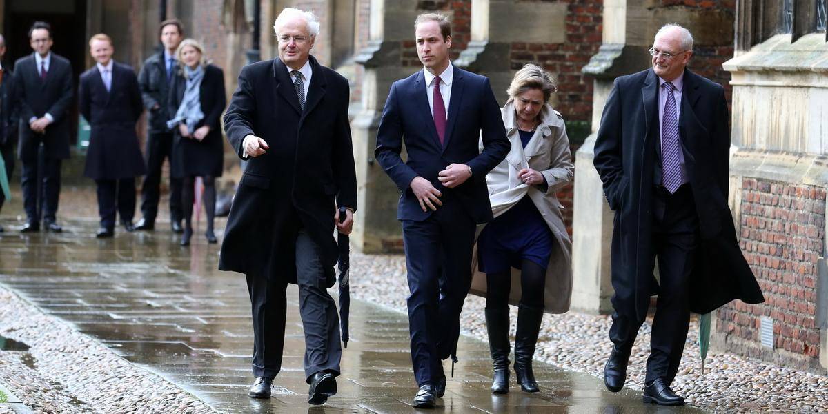 Princ William začal kurz na univerzite Cambridge, cestuje tam vlakom