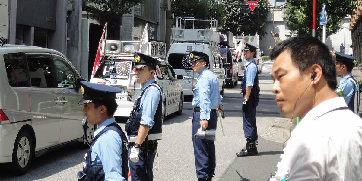 Podozrivého zo znásilnenia hľadajú v Japonsku tisíce policajtov