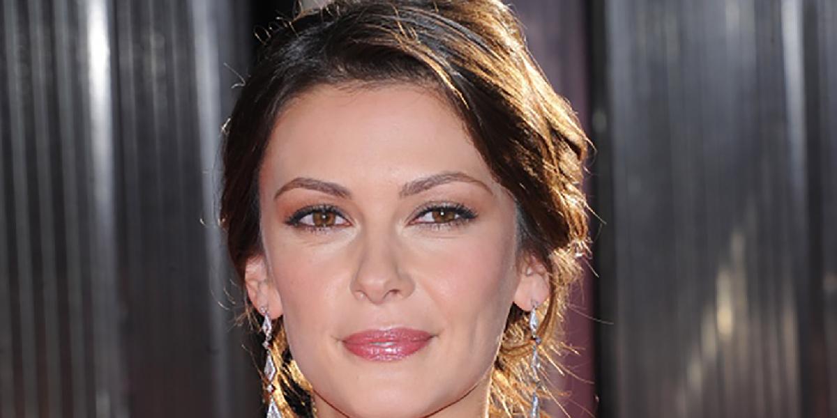 Olga Fonda z Upírskych denníkov sa zasnúbila