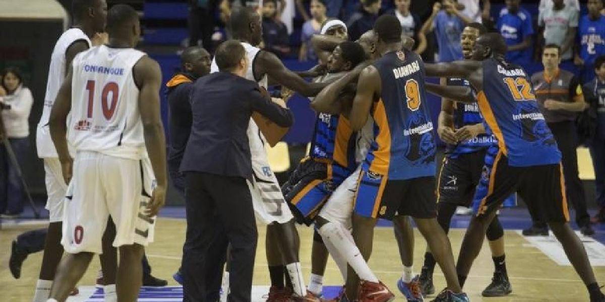 V Paríži dohrávali po bitke štyria proti dvom