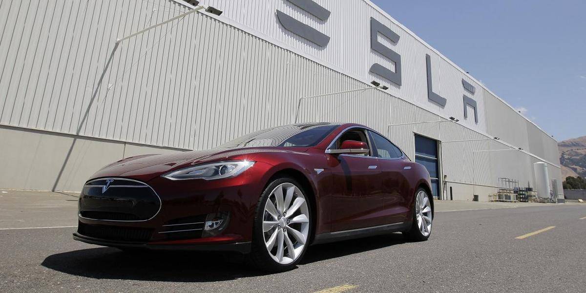 Výrobca elektromobilov Tesla uvažuje o výstavbe závodu v Európe