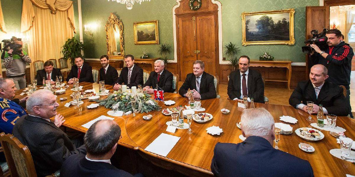 Šéfovia krajov sa u prezidenta nezhodli s Kotlebom na téme SNP