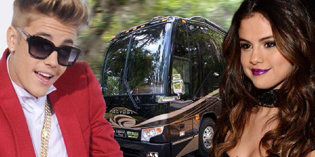 Selena Gomez a Justin Bieber boli spolu kempovať