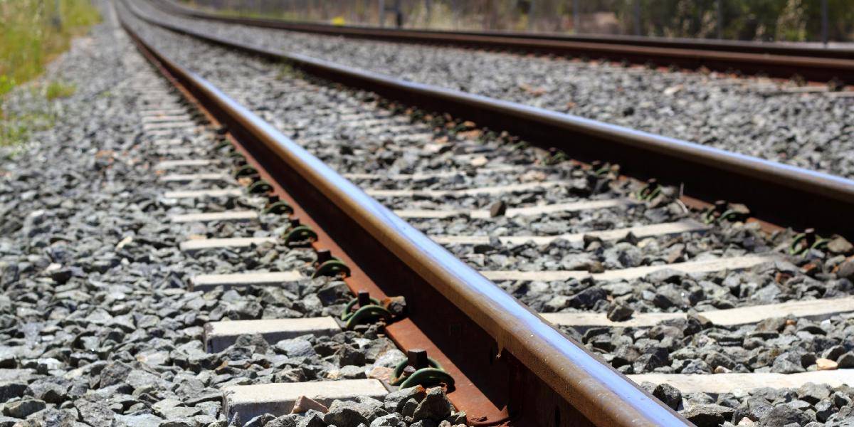 Muž zahynul pod kolesami vlaku