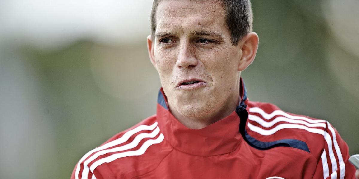 Dánsky obranca Agger z FC Liverpool bude pauzovať mesiac pre zranenie