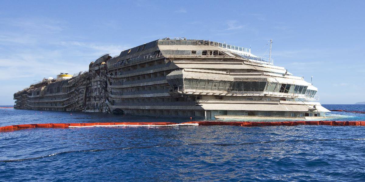 Vrak výletnej lode Costa Concordia by mali odstrániť do konca júna