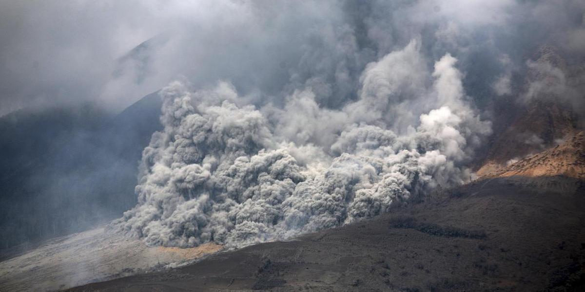 Sopka Sinabung vybuchla 24-krát v priebehu jedného dňa