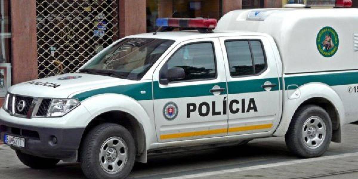 Policajtom a hasičom vymenia aj terénne autá