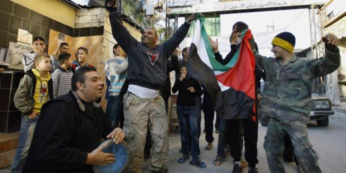 Svetoví lídri smútia za Šaronom, Palestínčania oslavujú