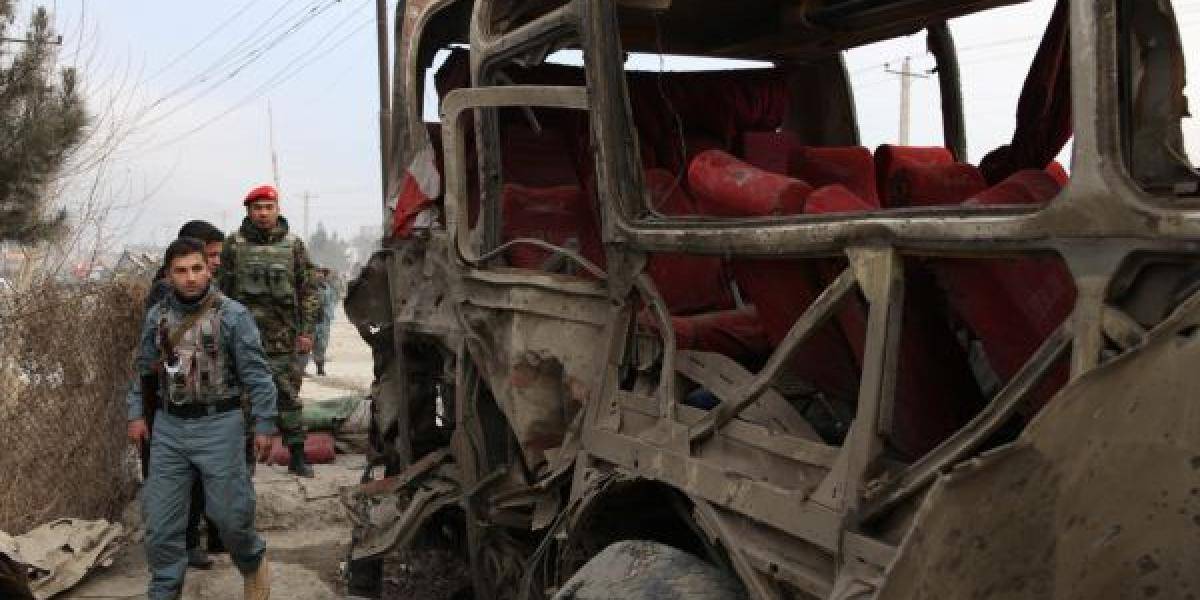 Samovražedný atentátnik v Afganistane zaútočil na autobus s odvedencami