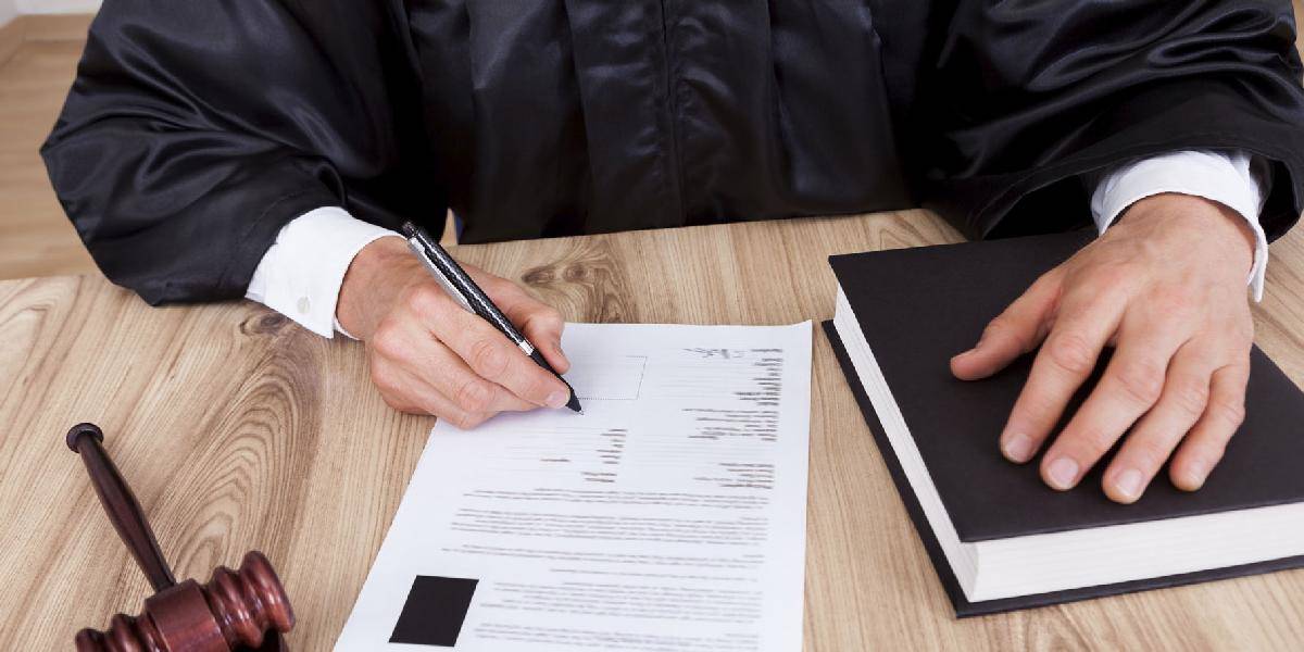 Za pochybenie v kauze bankomatová mafia hrozí sudcovi disciplinárne konanie