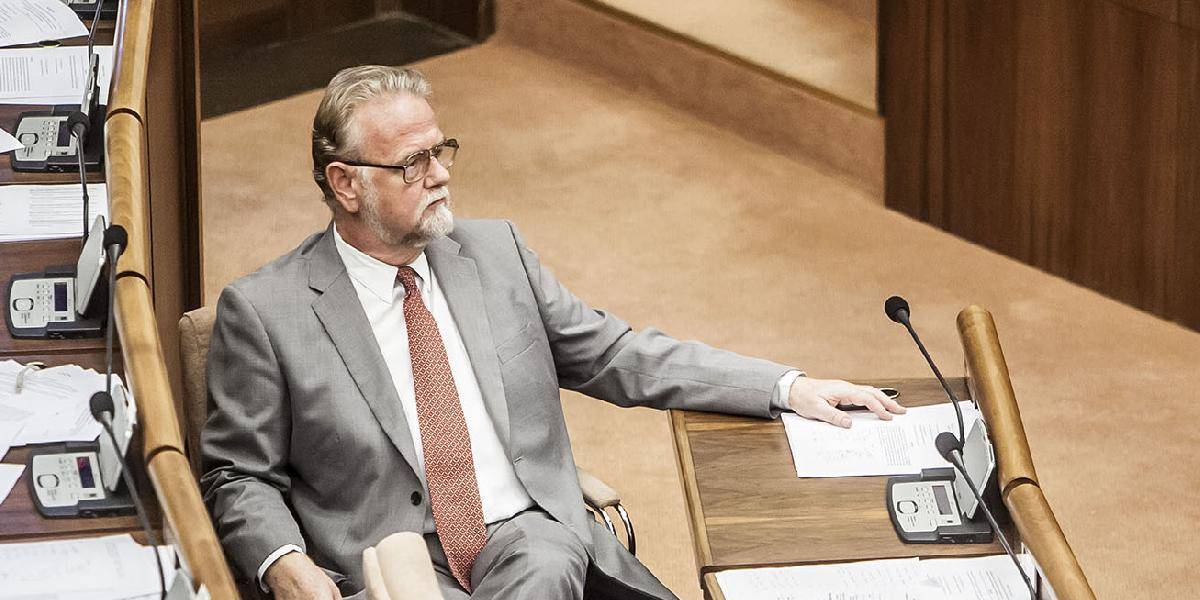 Osuský navrhuje, aby ľudia nestrácali slovenský pas prijatím cudzieho