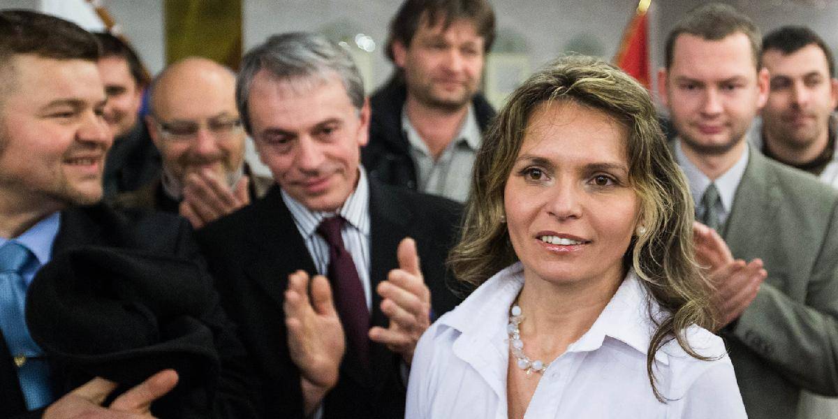 Podpisy Mezenskej, Jurištu a Šimka preverí NR SR do stredy