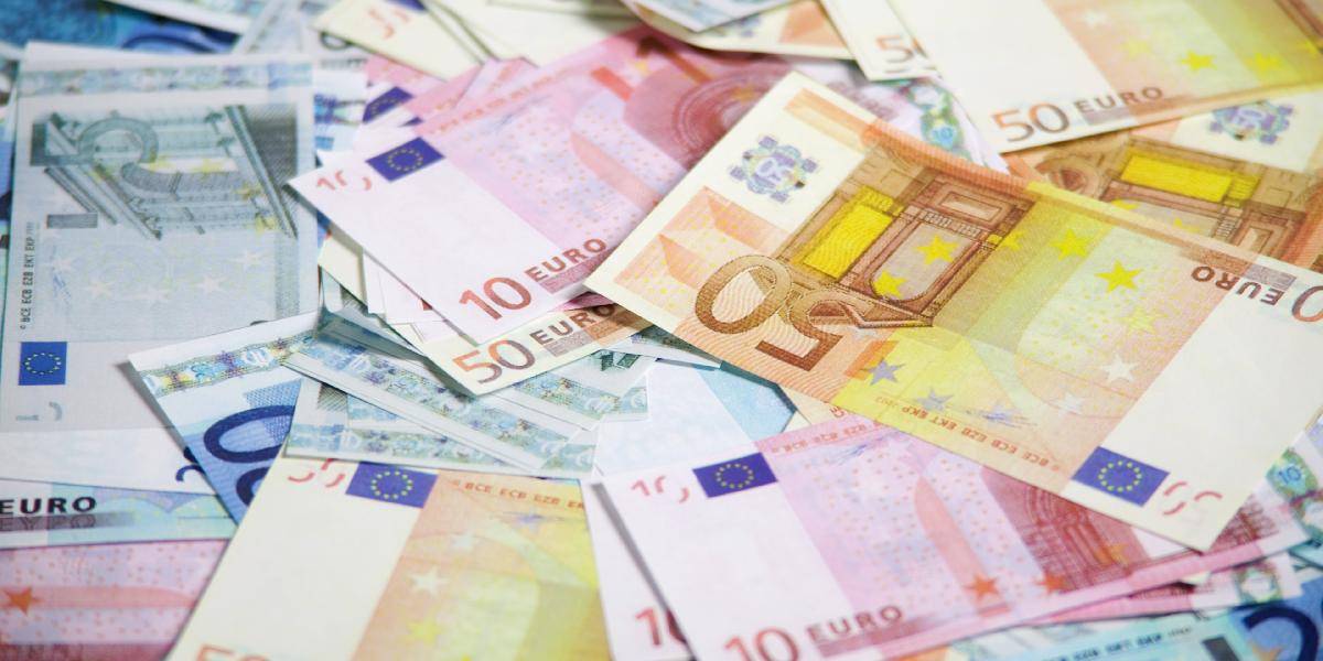 V EÚ vlani narástol počet falošných eurobankoviek, najmä v hodnote 10 eur