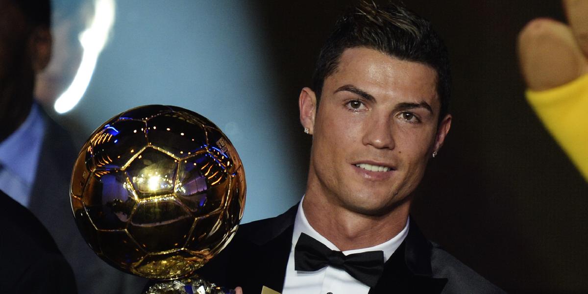 Zlatú loptu FIFA získal Cristiano Ronaldo, ocenili aj Pelého