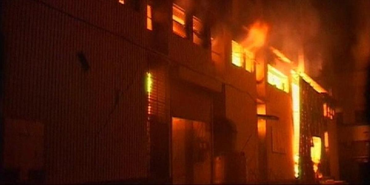 Požiar v čínskej továrni na topánky si vyžiadal 16 životov