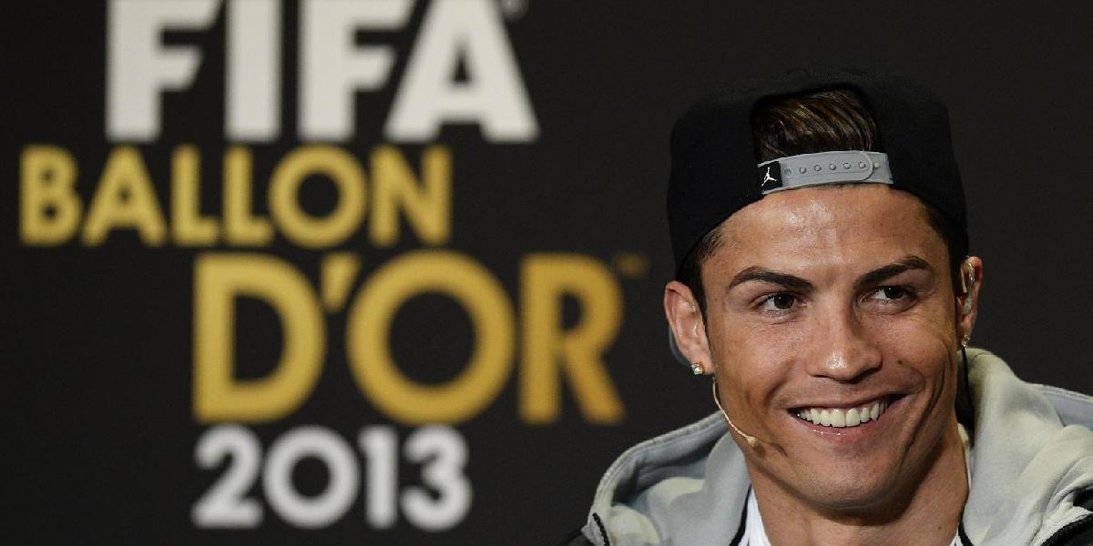 Cristiano Ronaldo oslávil Zlatú loptu so spoluhráčmi