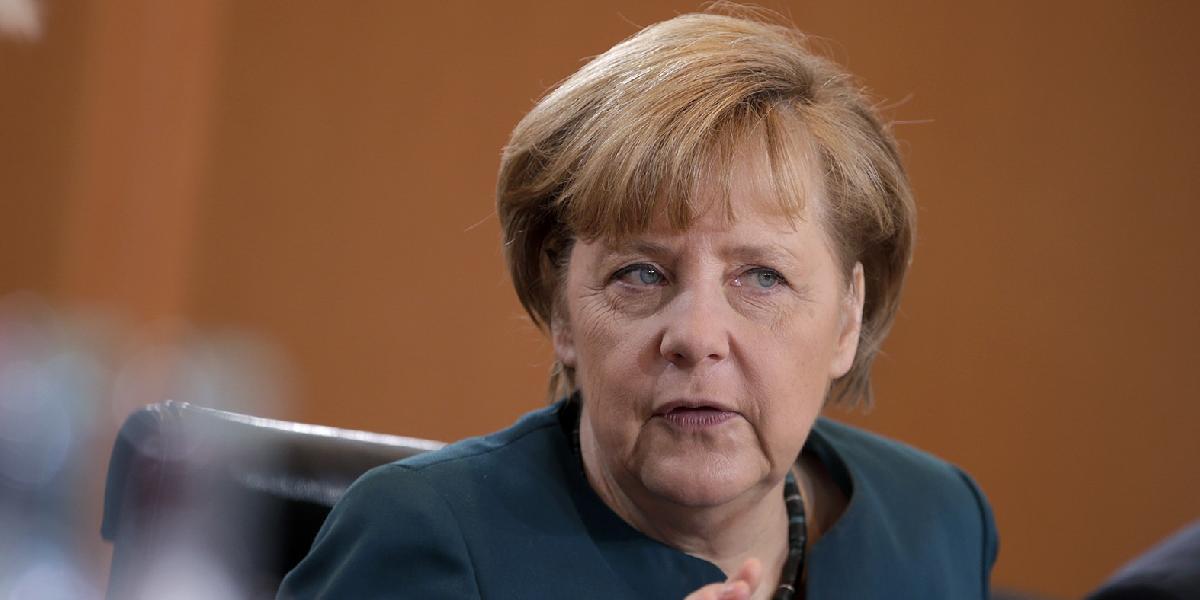 Merkelová diskutovala s Karzajom o možnom predĺžení misie, píše Der Spiegel