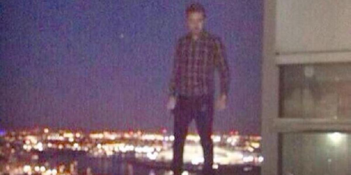 Liam Payne sa ospravedlnil, že stál na okraji balkóna