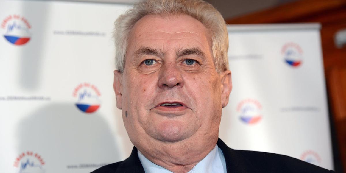 ČR má teraz dvoch premiérov, Zeman vymenoval Sobotku po rekordne dlhom čase