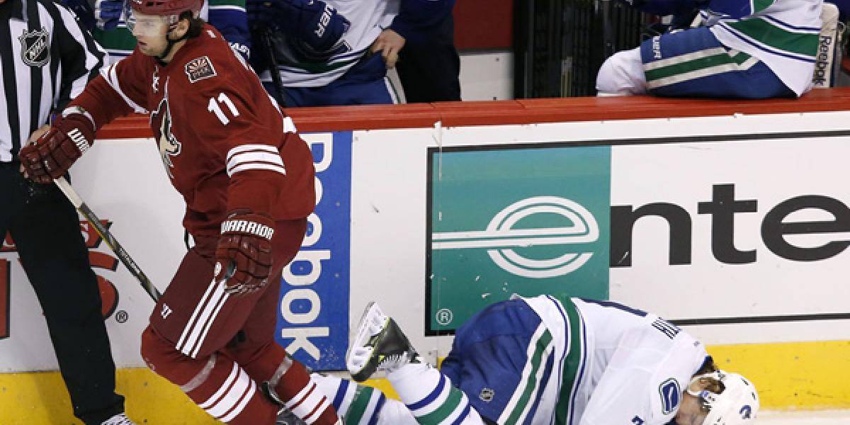 NHL: Hanzal dostal pokutu za faul vysokou hokejkou