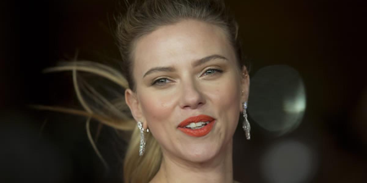 Scarlett Johansson sa so svadbou neponáhľa