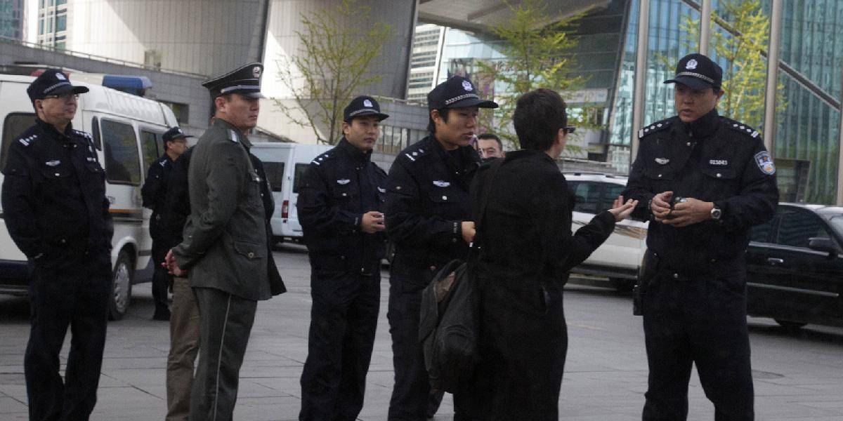 Čínska polícia objavila vo svojom systéme 790-tisíc falošných osobných preukazov