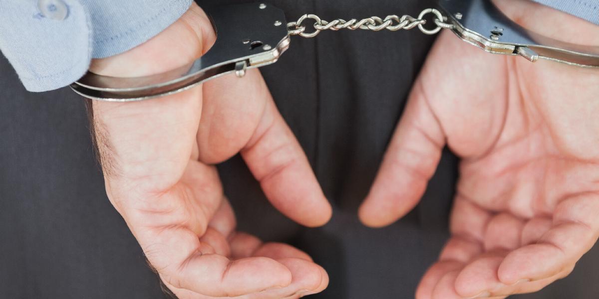 Muž ukradol nohavice za 29 eur, hrozia mu až tri roky väzenia
