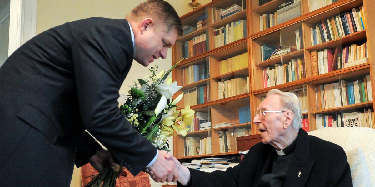 Kardinál Korec dnes oslávil 90 rokov, blahoželal mu prezident i premiér