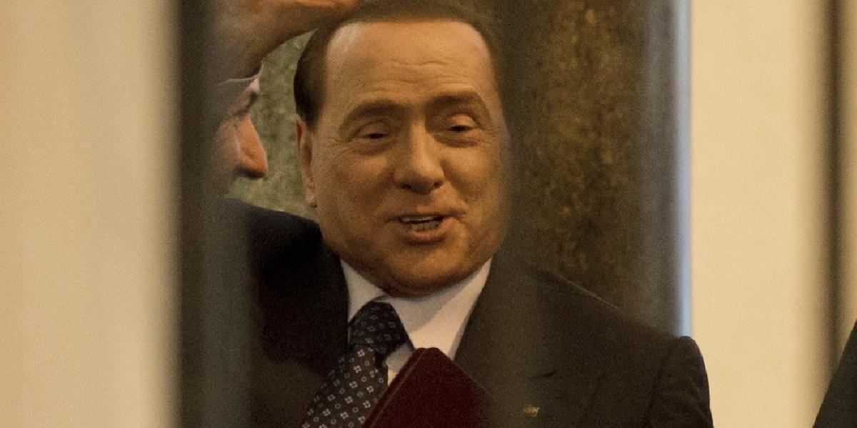 Berlusconi sa nechal vylepšiť na klinike krásy