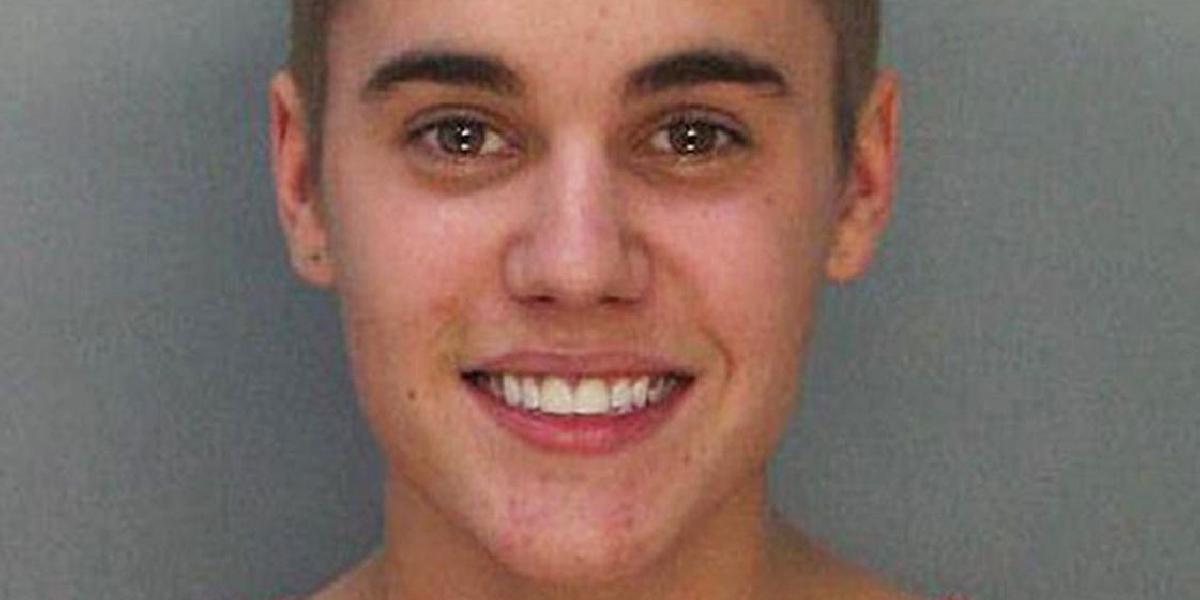 Justina Biebera zatkli za jazdu pod vplyvom alkoholu a drog